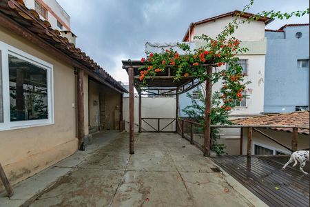 Casa à venda com 360m², 3 quartos e 3 vagas Casa à venda com 360m², 3 quartos e 3 vagasVaranda gourmet