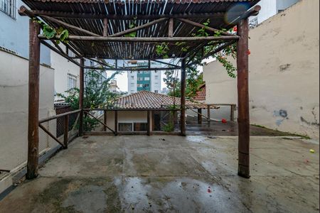Casa à venda com 360m², 3 quartos e 3 vagas Casa à venda com 360m², 3 quartos e 3 vagasVaranda gourmet