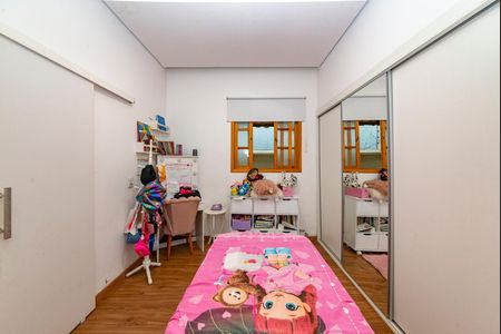 Casa à venda com 360m², 3 quartos e 3 vagas Casa à venda com 360m², 3 quartos e 3 vagasSuíte 2