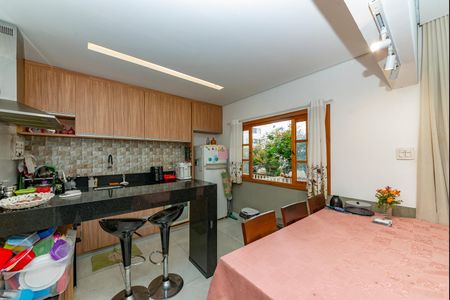 Casa à venda com 360m², 3 quartos e 3 vagas Casa à venda com 360m², 3 quartos e 3 vagasCozinha