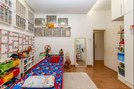 Casa à venda com 360m², 3 quartos e 3 vagas Casa à venda com 360m², 3 quartos e 3 vagasQuarto 3