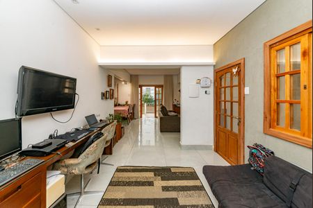 Casa à venda com 360m², 3 quartos e 3 vagas Casa à venda com 360m², 3 quartos e 3 vagasSala 2