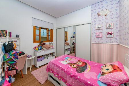 Casa à venda com 360m², 3 quartos e 3 vagas Casa à venda com 360m², 3 quartos e 3 vagasSuíte 2