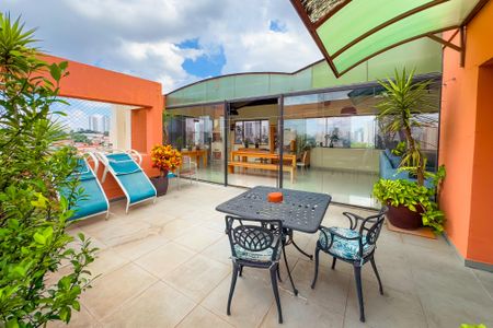 Apartamento à venda com 209m², 3 quartos e 3 vagasCobertura