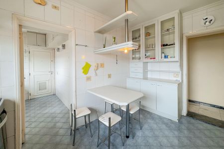 Apartamento à venda com 209m², 3 quartos e 3 vagasCozinha