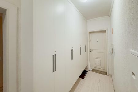 Apartamento à venda com 209m², 3 quartos e 3 vagasArmários Hall