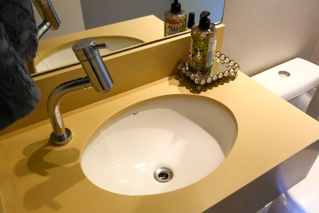 Apartamento à venda com 84m², 2 quartos e 2 vagas Apartamento à venda com 84m², 2 quartos e 2 vagasBanheiro