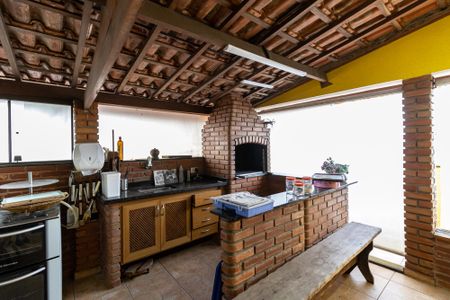 Casa à venda com 525m², 8 quartos e 4 vagas Casa à venda com 525m², 8 quartos e 4 vagasCasa 1 - Churrasqueira