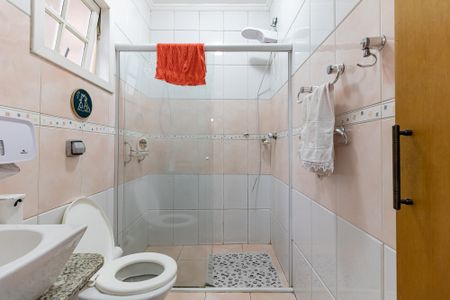 Casa à venda com 525m², 8 quartos e 4 vagas Casa à venda com 525m², 8 quartos e 4 vagasCasa 1 - Banheiro Social