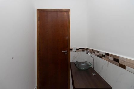 Casa à venda com 195m², 3 quartos e 4 vagasBanheiro 1