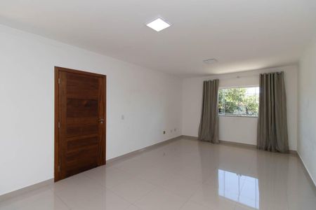 Casa à venda com 195m², 3 quartos e 4 vagasSala