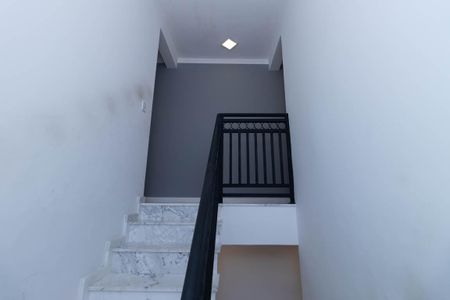 Casa à venda com 195m², 3 quartos e 4 vagasEscada