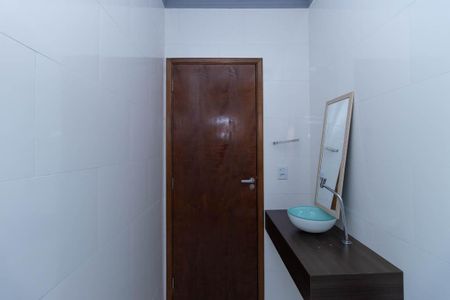 Casa à venda com 195m², 3 quartos e 4 vagasBanheiro 2