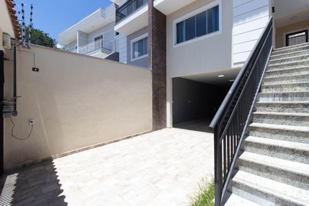Casa à venda com 195m², 3 quartos e 4 vagasEscada de Entrada