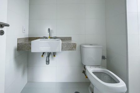 Apartamento à venda com 92m², 2 quartos e 2 vagas Apartamento à venda com 92m², 2 quartos e 2 vagasBanheiro da Suíte 2