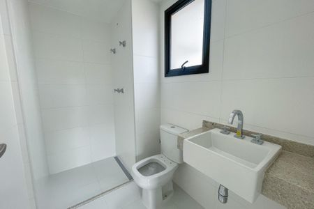 Apartamento à venda com 92m², 2 quartos e 2 vagas Apartamento à venda com 92m², 2 quartos e 2 vagasBanheiro da Suíte 1