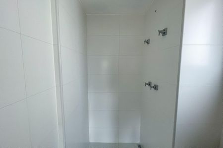 Apartamento à venda com 92m², 2 quartos e 2 vagas Apartamento à venda com 92m², 2 quartos e 2 vagasBanheiro da Suíte 1