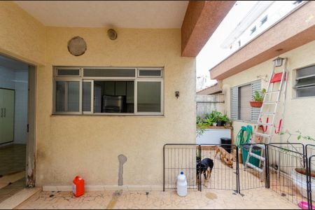 Casa à venda com 197m², 4 quartos e 2 vagas Casa à venda com 197m², 4 quartos e 2 vagasQuintal