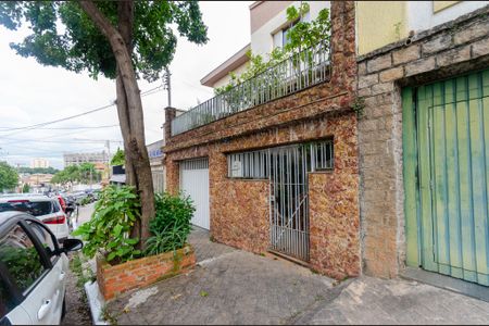Casa à venda com 197m², 4 quartos e 2 vagas Casa à venda com 197m², 4 quartos e 2 vagasFachada