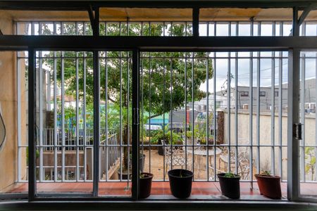 Casa à venda com 197m², 4 quartos e 2 vagas Casa à venda com 197m², 4 quartos e 2 vagasSala - Janela