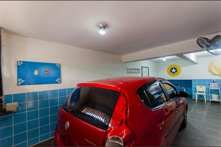 Casa à venda com 197m², 4 quartos e 2 vagas Casa à venda com 197m², 4 quartos e 2 vagasGaragem
