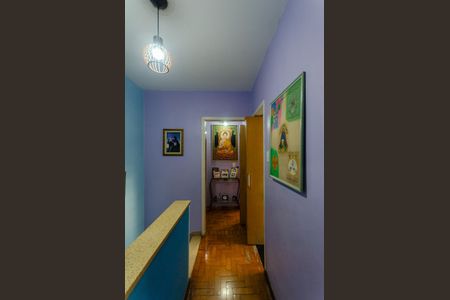 Casa à venda com 197m², 4 quartos e 2 vagas Casa à venda com 197m², 4 quartos e 2 vagasCorredor