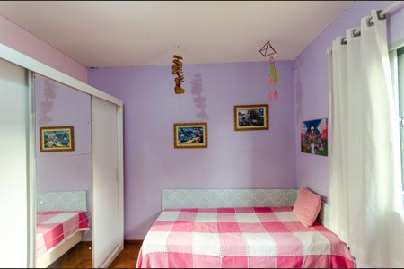 Casa à venda com 197m², 4 quartos e 2 vagas Casa à venda com 197m², 4 quartos e 2 vagasQuarto 3