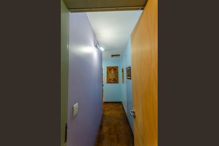 Casa à venda com 197m², 4 quartos e 2 vagas Casa à venda com 197m², 4 quartos e 2 vagasCorredor