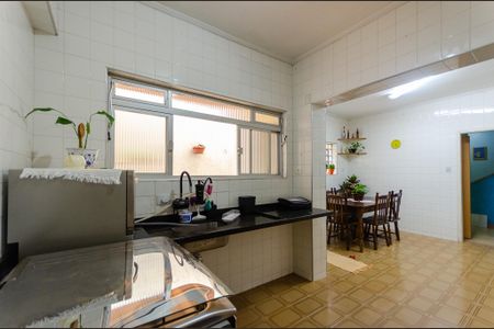 Casa à venda com 197m², 4 quartos e 2 vagas Casa à venda com 197m², 4 quartos e 2 vagasCozinha