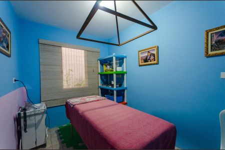 Casa à venda com 197m², 4 quartos e 2 vagas Casa à venda com 197m², 4 quartos e 2 vagasEdícula - Quarto