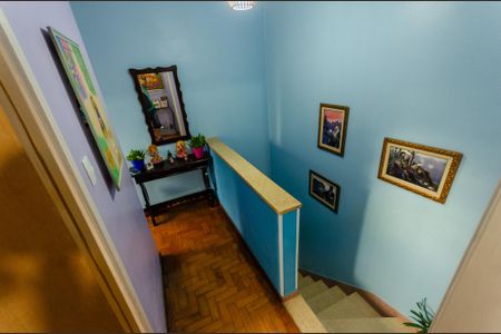 Casa à venda com 197m², 4 quartos e 2 vagas Casa à venda com 197m², 4 quartos e 2 vagasCorredor