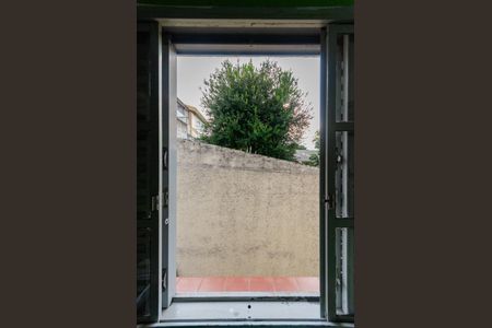 Casa à venda com 197m², 4 quartos e 2 vagas Casa à venda com 197m², 4 quartos e 2 vagasQuarto 2 - Janela
