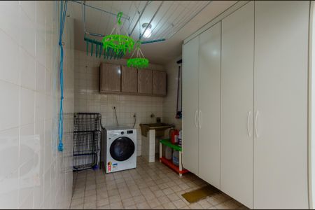 Casa à venda com 197m², 4 quartos e 2 vagas Casa à venda com 197m², 4 quartos e 2 vagasÁrea de Serviço