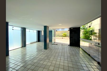 Apartamento à venda com 220m², 4 quartos e 4 vagasÁrea comum - Salão de festas