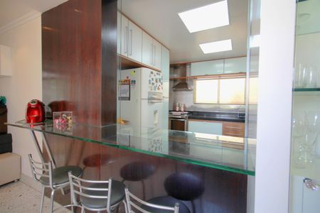 Apartamento à venda com 220m², 4 quartos e 4 vagasCozinha