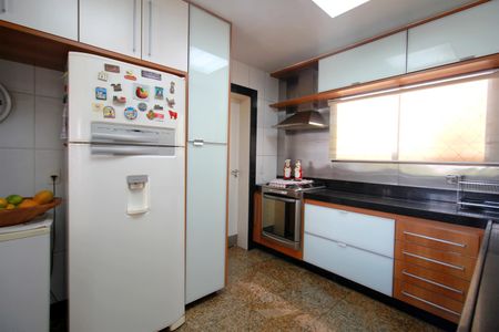 Apartamento à venda com 220m², 4 quartos e 4 vagasCozinha