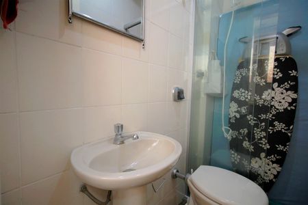 Apartamento à venda com 220m², 4 quartos e 4 vagasBanheiro de serviço