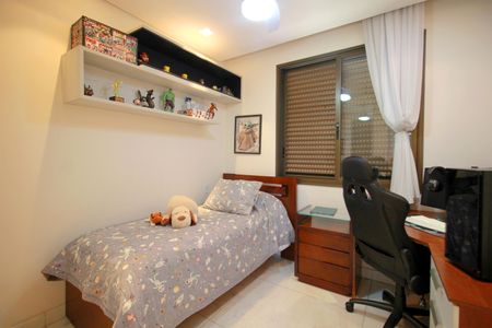 Apartamento à venda com 220m², 4 quartos e 4 vagasQuarto 3