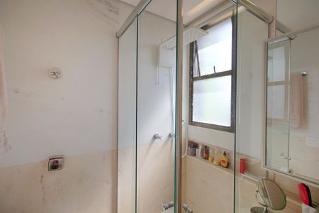 Apartamento à venda com 220m², 4 quartos e 4 vagasBanheiro