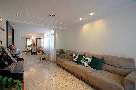 Apartamento à venda com 220m², 4 quartos e 4 vagasSala