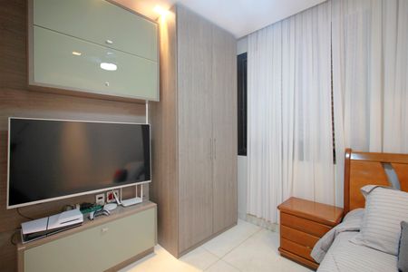Apartamento à venda com 220m², 4 quartos e 4 vagasQuarto 4