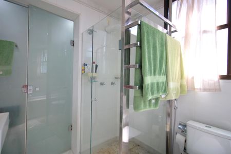 Apartamento à venda com 220m², 4 quartos e 4 vagasBanheiro da Suíte