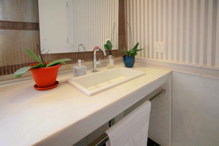 Apartamento à venda com 220m², 4 quartos e 4 vagasLavabo