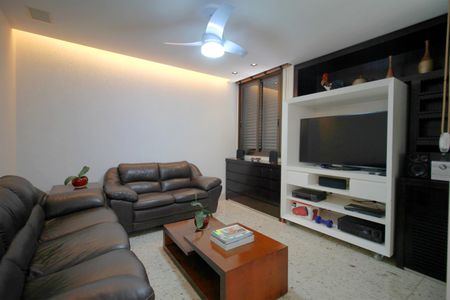 Apartamento à venda com 220m², 4 quartos e 4 vagasSala de Estar