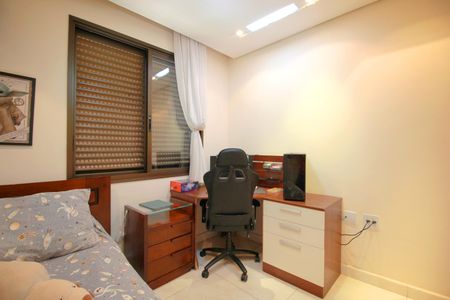 Apartamento à venda com 220m², 4 quartos e 4 vagasQuarto 3