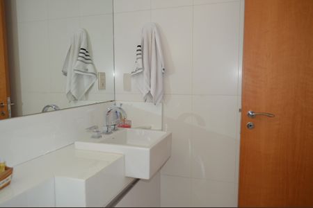 Apartamento à venda com 140m², 3 quartos e 2 vagasBanheiro da Suíte 3