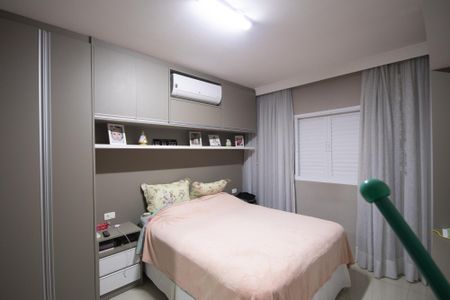 Casa à venda com 140m², 3 quartos e 2 vagas Casa à venda com 140m², 3 quartos e 2 vagasSuite