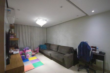 Casa à venda com 140m², 3 quartos e 2 vagas Casa à venda com 140m², 3 quartos e 2 vagasSala