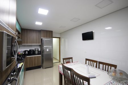 Casa à venda com 140m², 3 quartos e 2 vagas Casa à venda com 140m², 3 quartos e 2 vagasCozinha