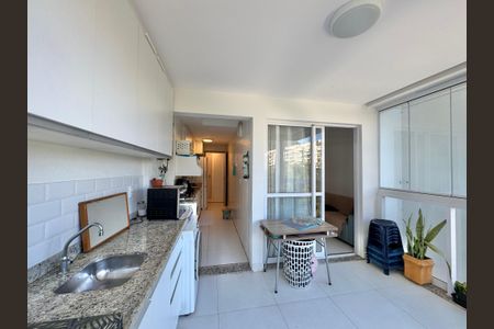 Apartamento à venda com 68m², 2 quartos e 1 vagaVaranda